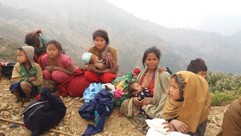 चेपाङ परिवारलाई खाद्यान्न सहयोग